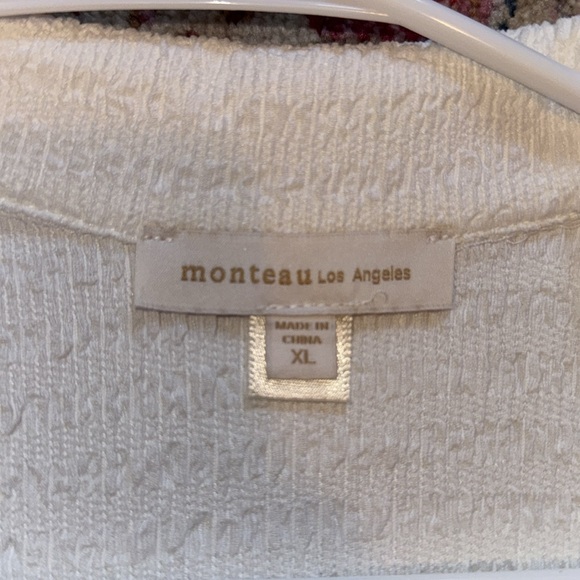 Button up - Picture 2 of 2